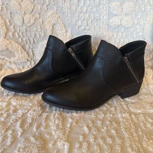Women's Black Ankle Booties with Side Zip #569